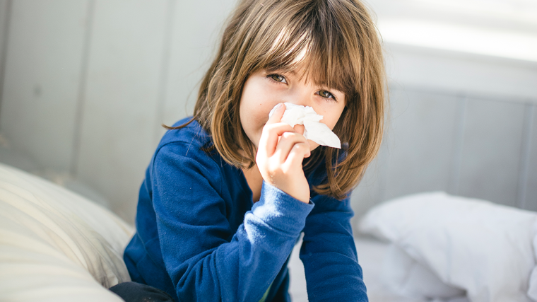 Czy to grypa, czy przeziębienie? Kiedy iść z dzieckiem do lekarza?